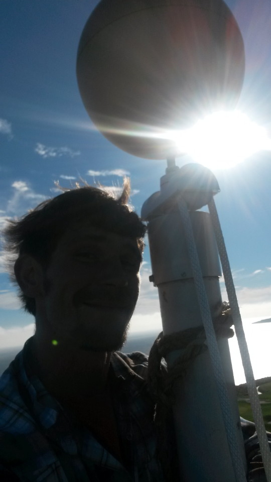 mr-flagpole-80-ft-overlooking-pacific-ocean-climbing-flagpole